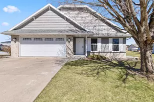 4011 Greenbriar Dr, Janesville, WI 53546 - Photo 1
