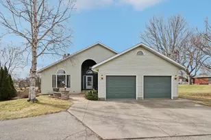 620 E Ogden St, Jefferson, WI 53549 - Photo 1
