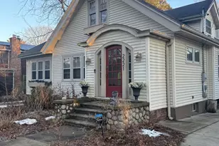 2221 Commonwealth Ave, Madison, WI 53726 - Photo 1