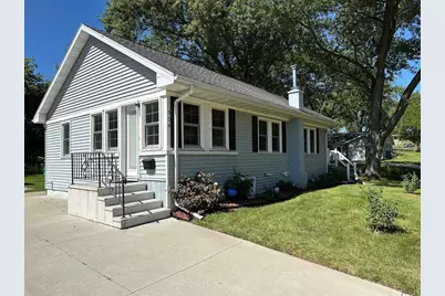 904 Dickinson Avenue, Edgerton, WI 53534 - Photo 1