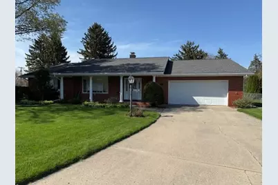 150 Hillcrest Circle, Sun Prairie, WI 53590 - Photo 1