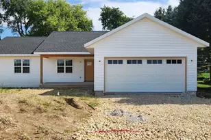549 Autumn Dr, Walworth, WI 53184 - Photo 1