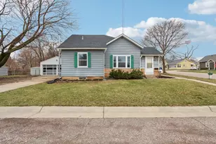 802 Franklin St, Portage, WI 53901 - Photo 1