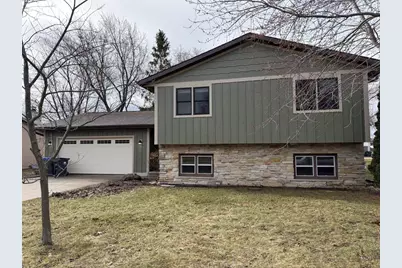 118 Alexander Drive, Neenah, WI 54957 - Photo 1