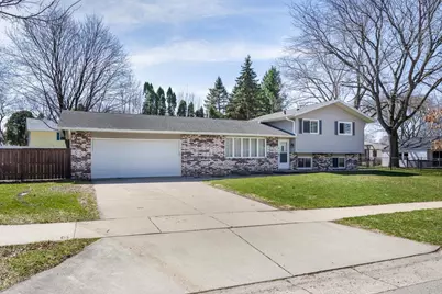 4709 Hamlet Place, Madison, WI 53714 - Photo 1