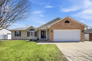 1510 N Wuthering Hills Dr, Janesville, WI 53546 - Photo 1