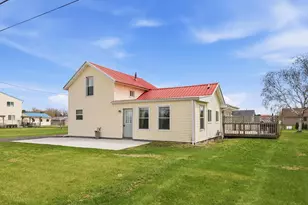 2425 S Oakhill Ave, Janesville, WI 53546 - Photo 1