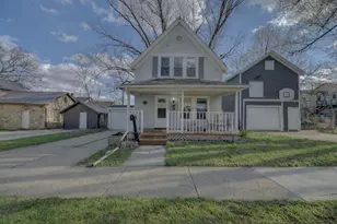 909 Johnson St, Janesville, WI 53548 - Photo 1