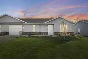 532 Plum Tree Dr, Janesville, WI 53536 - Photo 1
