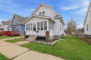 338 N Ludington St, Columbus, WI 53925 - Photo 1