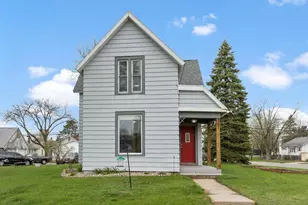 331 E Carroll St, Portage, WI 53901 - Photo 1