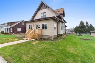 2216 Monroe St, New Holstein, WI 53061 - Photo 1