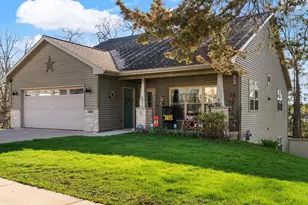 919 S Spring St, Beaver Dam, WI 53916 - Photo 1