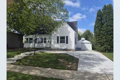 915 N Fremont Street, Janesville, WI 53545 - Photo 1