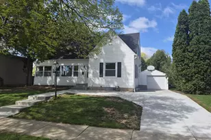 915 N Fremont St, Janesville, WI 53545 - Photo 1