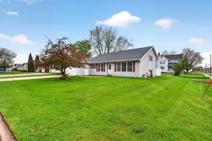 604 Sunrise Dr, Ripon, WI 54971 - Photo 1