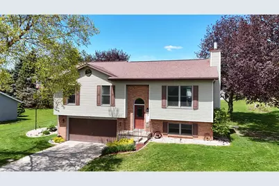 516 W Mohawk Trail, DeForest, WI 53532 - Photo 1