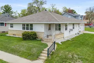 1001 DeWitt St, Portage, WI 53901 - Photo 1