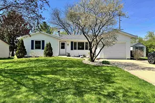 416 N Lexington Pkwy, DeForest, WI 53532 - Photo 1