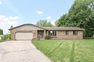 704 Meadow Ct, DeForest, WI 53532 - Photo 1