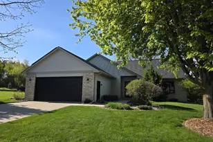 125 Meadow Ridge Ln, Madison, WI 53704 - Photo 1
