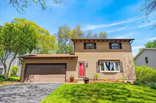 10 Flagstaff Ct, Madison, WI 53719 - Photo 1