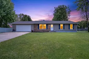 638 Chartier St, Janesville, WI 53546 - Photo 1
