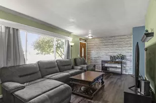 1551 Ivory Dr, Sun Prairie, WI 53590 - Photo 1