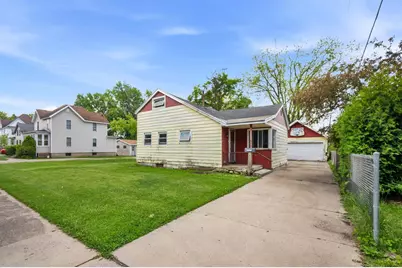 517 W Maple Avenue, Beaver Dam, WI 53916 - Photo 1