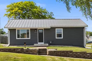 432 W Marion St, Portage, WI 53901 - Photo 1