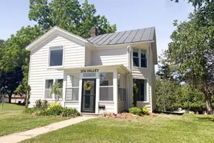 206 Valley St, Horicon, WI 53032 - Photo 1