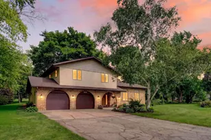 319 Fairway Dr, Columbus, WI 53925 - Photo 1