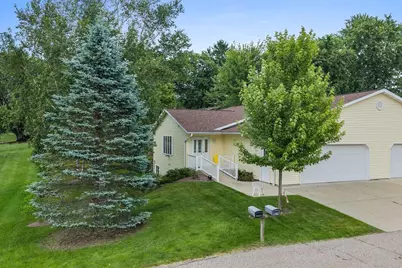 1720 N Hillcrest Drive, Baraboo, WI 53913 - Photo 1
