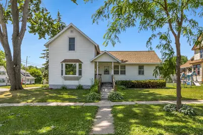 528 4th Street, Baraboo, WI 53913 - Photo 1