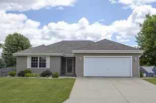 225 Pioneer Dr, Johnson Creek, WI 53038 - Photo 1