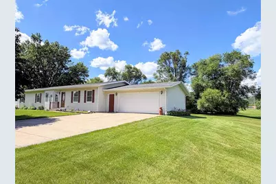 1711 E Campion Boulevard, Prairie Du Chien, WI 53821 - Photo 1