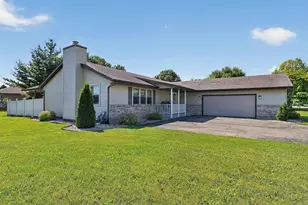 3179 S Davis Dr, Beloit, WI 53511 - Photo 1