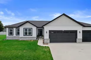 335 Crestview Ln, Lake Mills, WI 53551 - Photo 1