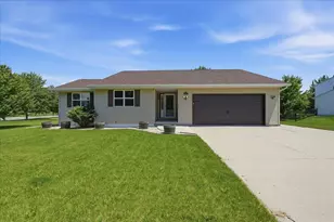 592 Abey Dr, Janesville, WI 53536 - Photo 1