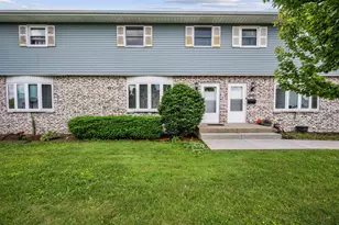 1307 Sunfield St, Sun Prairie, WI 53590 - Photo 1
