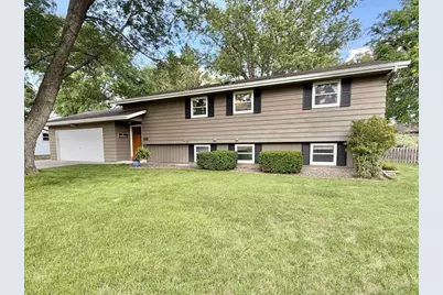 744 Sussex Drive, Janesville, WI 53546 - Photo 1