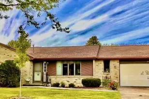 1113 N Wuthering Hills Dr, Janesville, WI 53546 - Photo 1