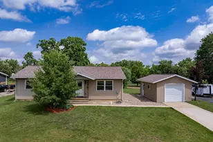 713 Martin St, Mauston, WI 53948 - Photo 1