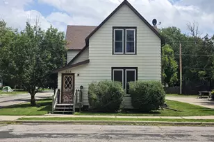 506 Juneau Ave, Mauston, WI 53948 - Photo 1