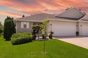 1043 N Wuthering Hills Dr, Janesville, WI 53546 - Photo 1