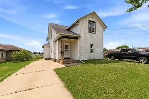 115 E Mackie St, Beaver Dam, WI 53916 - Photo 1