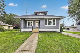 524 E Oak St, Juneau, WI 53039 - Photo 1