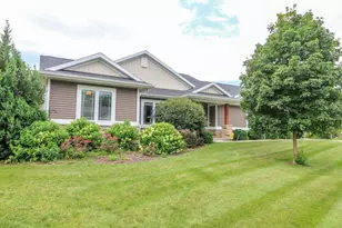 601 Wheatland Dr, Cambridge, WI 53523 - Photo 1