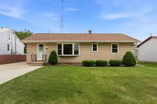 418 Grant St, Beaver Dam, WI 53916 - Photo 1
