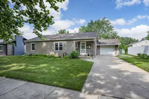 1442 S Marion Ave, Janesville, WI 53546 - Photo 1